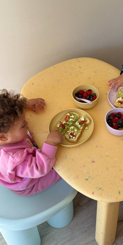 Limoncello Confetti Table