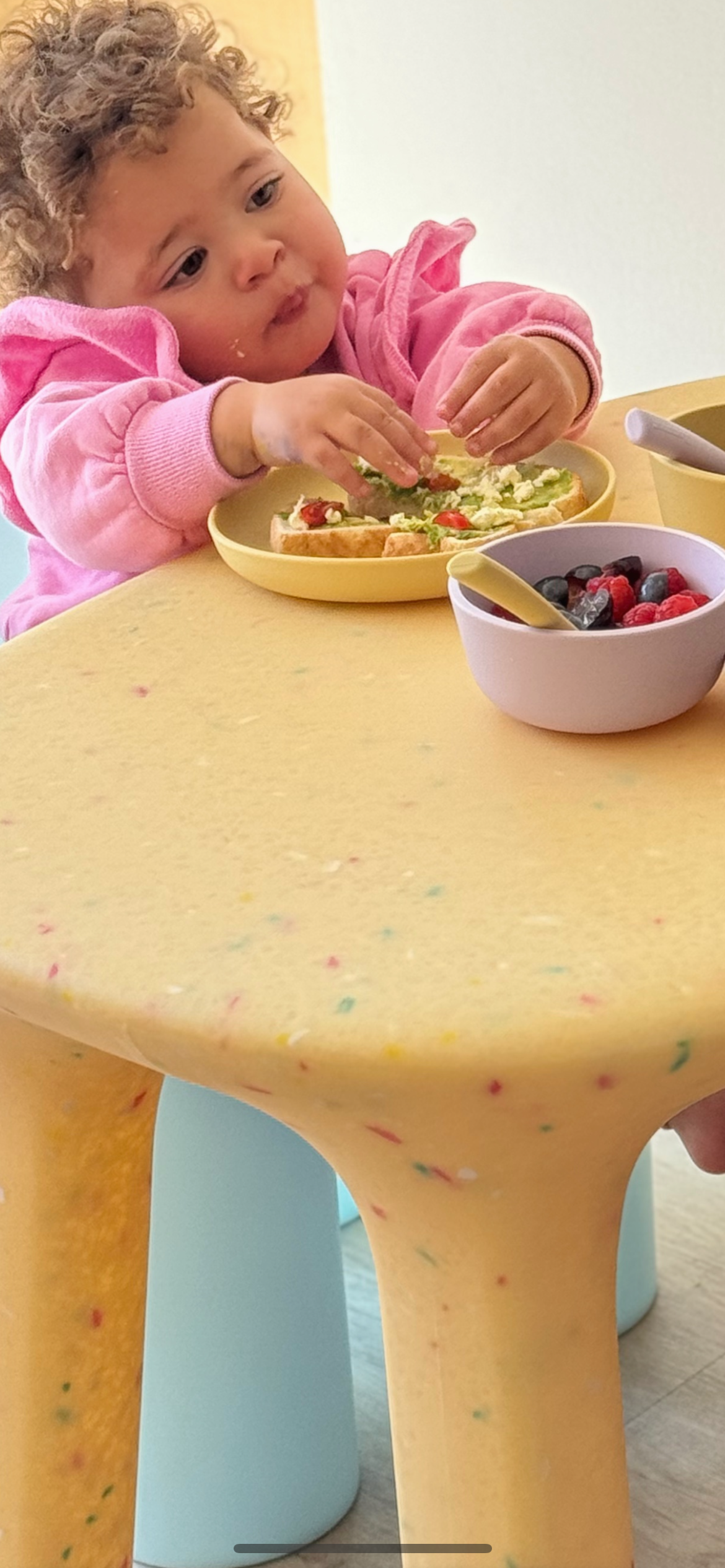 Limoncello Confetti Table